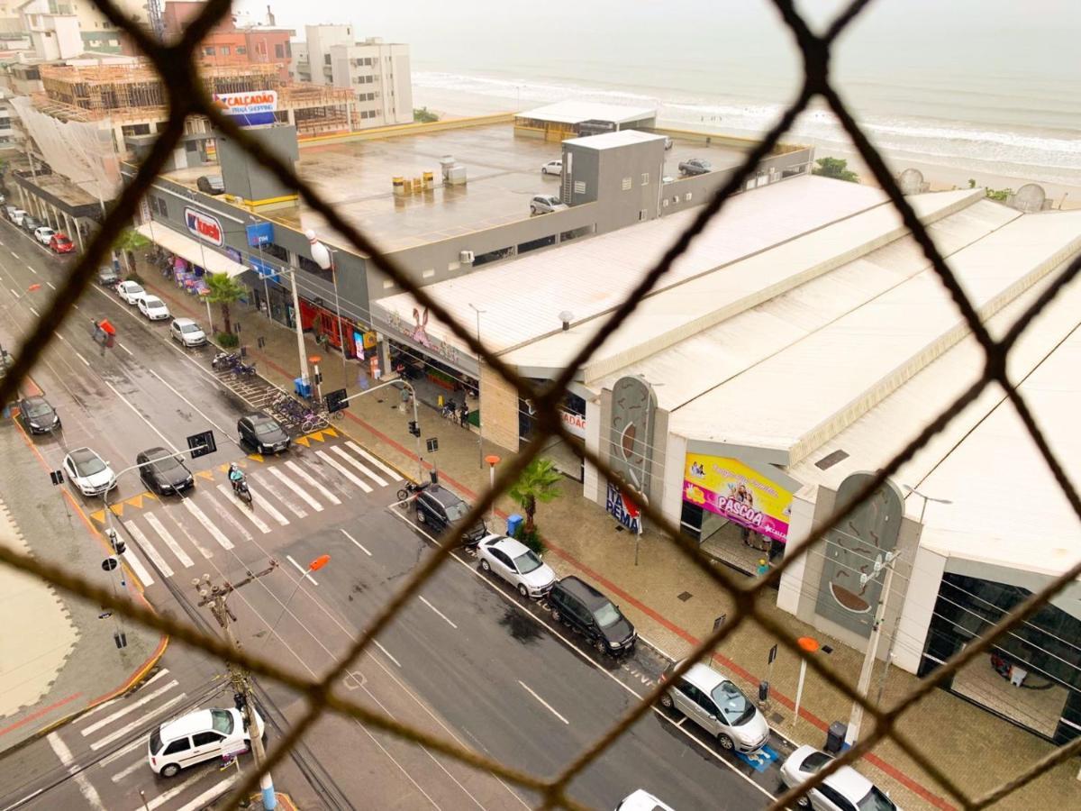 Apartamento Itapema Na Av Principal A 50 M Da Praia Zewnętrze zdjęcie